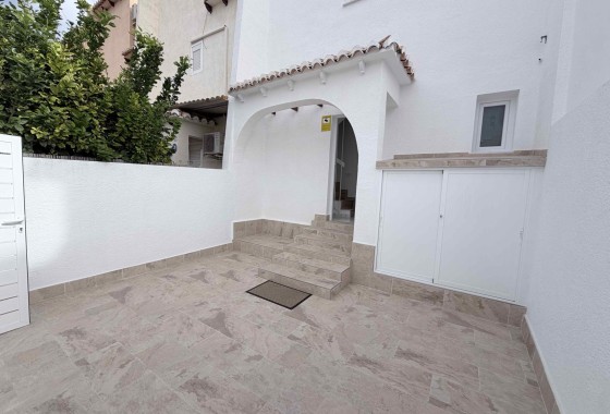 Sprzedaż - Dom miejski -
Torrevieja - Costa Blanca