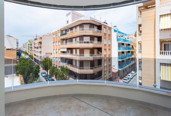 Revente - Appartement -
Torrevieja - CENTRE PLAYA DEL CURA LAS PISCINAS