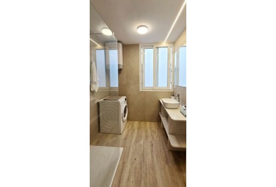 Sprzedaż - Apartament / Mieszkanie -
Torrevieja - Center