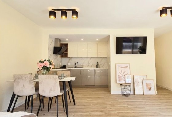 Sprzedaż - Apartament / Mieszkanie -
Torrevieja - Center