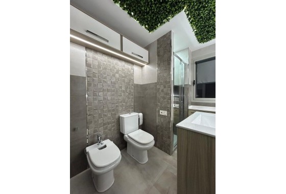 Herverkoop - Appartement / Flat -
Torrevieja - Nueva Torrevieja