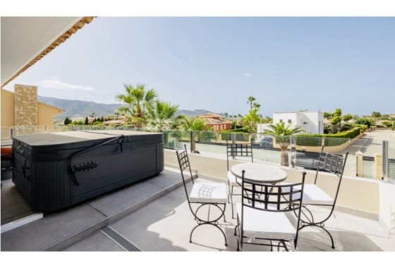 Herverkoop - Vrijstaande Villa -
Alfaz del Pi - Costa Blanca