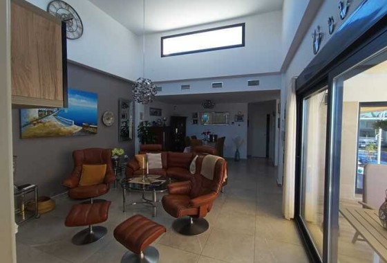 Herverkoop - Vrijstaande Villa -
Daya Nueva - Costa Blanca