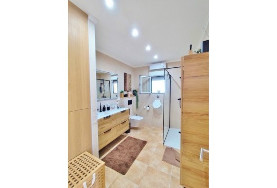 Revente - Villa Individuelle -
San Miguel de Salinas - Inland