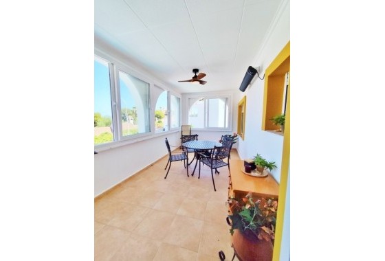 Revente - Villa Individuelle -
San Miguel de Salinas - Inland