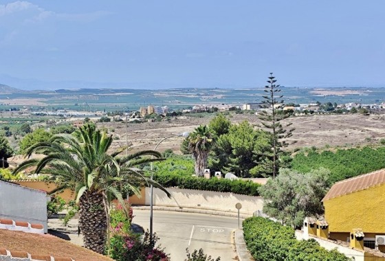 Revente - Villa Individuelle -
San Miguel de Salinas - Inland