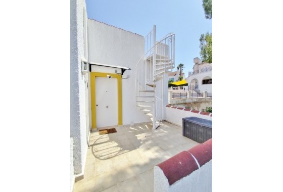 Revente - Villa Individuelle -
San Miguel de Salinas - Inland