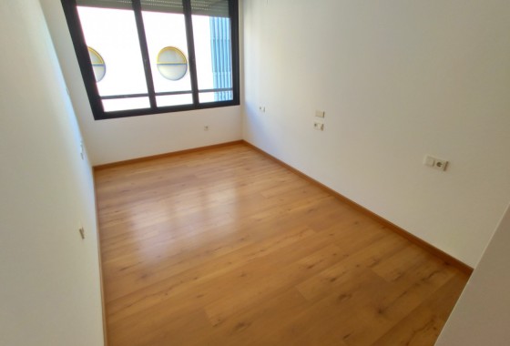 Revente - Appartement -
Torrevieja - Puerto