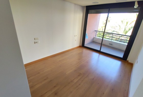 Revente - Appartement -
Torrevieja - Puerto