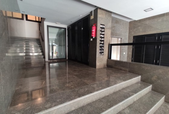 Revente - Appartement -
Torrevieja - Puerto