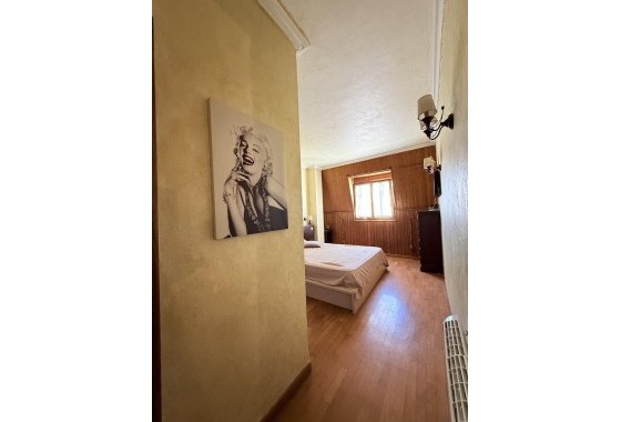 Venta - Casa de pueblo -
Torrevieja