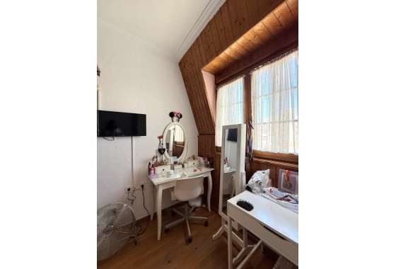 Venta - Casa de pueblo -
Torrevieja