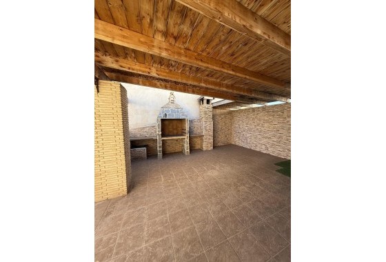 Venta - Casa de pueblo -
Torrevieja