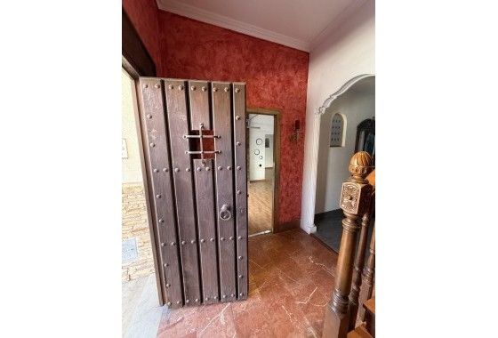Venta - Casa de pueblo -
Torrevieja