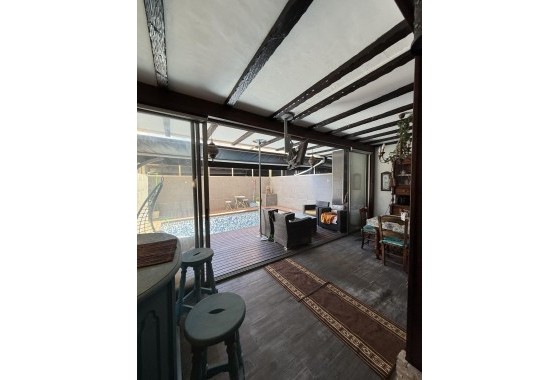 Venta - Casa de pueblo -
Torrevieja