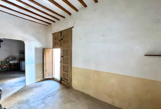 Revente - Maison de ville -
Pinoso - Inland