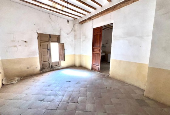 Revente - Maison de ville -
Pinoso - Inland