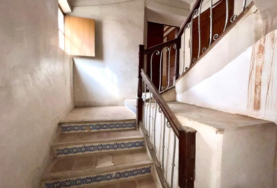 Revente - Maison de ville -
Pinoso - Inland