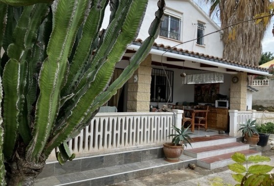 Herverkoop - Vrijstaande Villa -
Orxeta - Costa Blanca