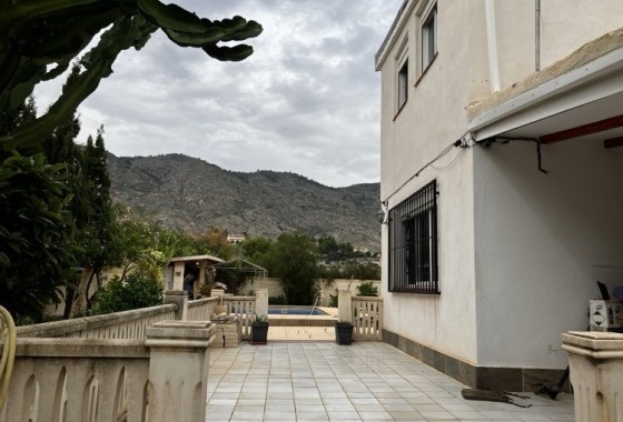 Herverkoop - Vrijstaande Villa -
Orxeta - Costa Blanca