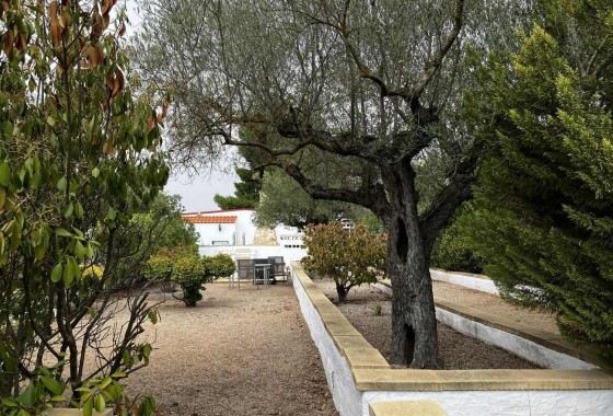 Herverkoop - Vrijstaande Villa -
Biar - Costa Blanca