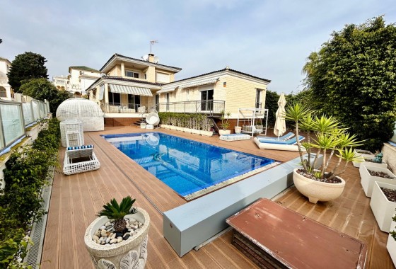 Venta - Chalet Independiente -
Torrevieja - Costa Blanca