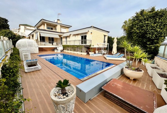 Venta - Chalet Independiente -
Torrevieja - Costa Blanca