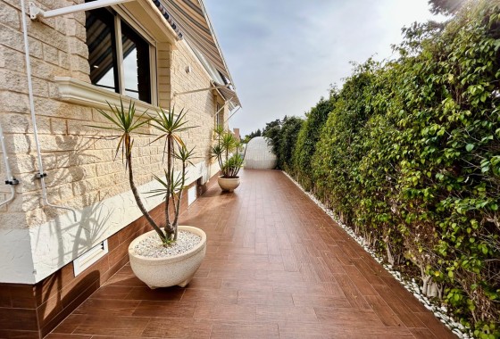 Venta - Chalet Independiente -
Torrevieja - Costa Blanca