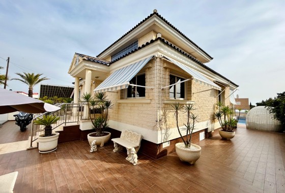 Venta - Chalet Independiente -
Torrevieja - Costa Blanca