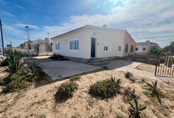 Sprzedaż - Willa wolnostojąca -
La Mata - Costa Blanca