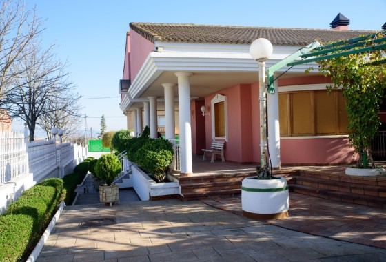 Herverkoop - Vrijstaande Villa -
Caudete - Inland