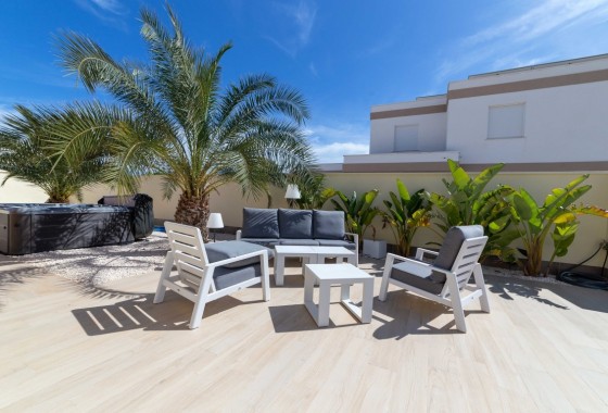 Sprzedaż - Willa wolnostojąca -
Torrevieja - Costa Blanca