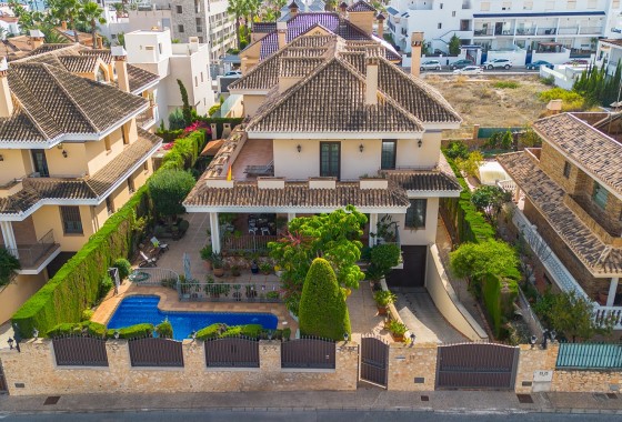 Sprzedaż - Willa wolnostojąca -
Torrevieja - Costa Blanca