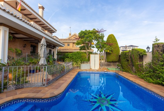 Sprzedaż - Willa wolnostojąca -
Torrevieja - Costa Blanca