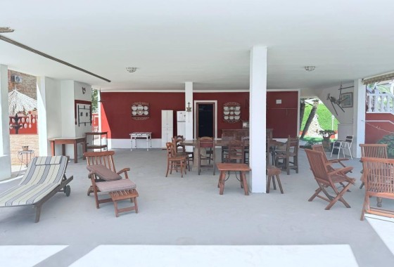 Venta - Chalet Independiente -
Campoamor