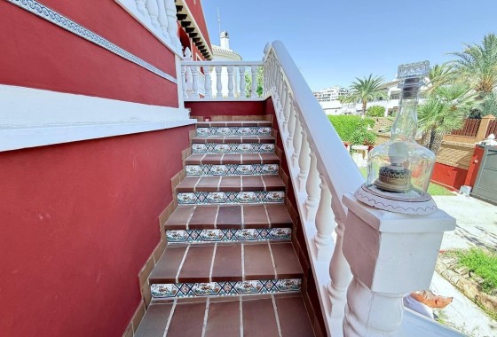 Venta - Chalet Independiente -
Campoamor