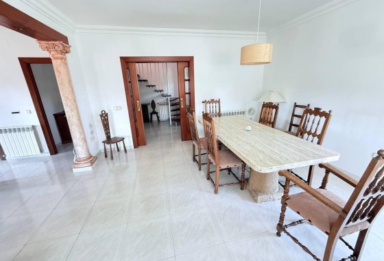 Venta - Chalet Independiente -
Campoamor