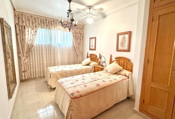Venta - Apartamento / Piso -
Torrevieja - Center