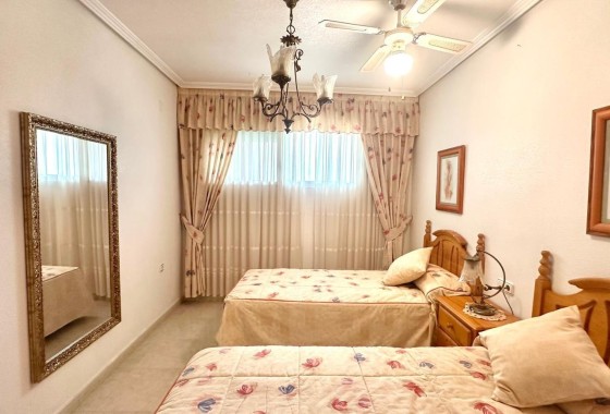 Venta - Apartamento / Piso -
Torrevieja - Center