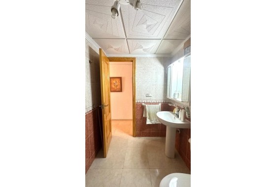 Venta - Apartamento / Piso -
Torrevieja - Center