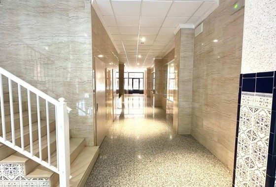 Venta - Apartamento / Piso -
Torrevieja - Center