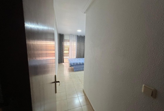 Herverkoop - Appartement / Flat -
Torrevieja - Playa del Cura