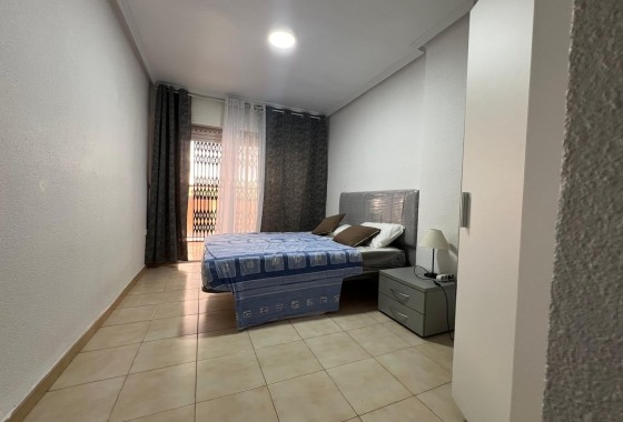 Herverkoop - Appartement / Flat -
Torrevieja - Playa del Cura
