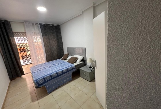 Herverkoop - Appartement / Flat -
Torrevieja - Playa del Cura
