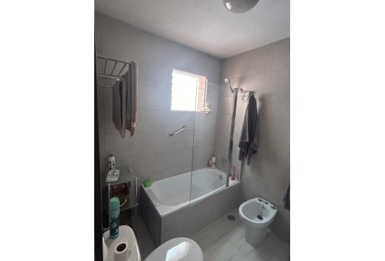 Sale - Town house -
Torrevieja - Center