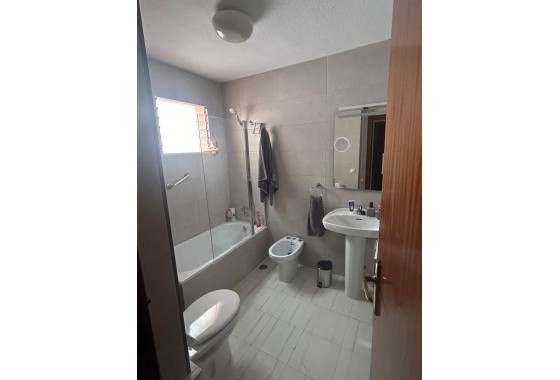 Sale - Town house -
Torrevieja - Center