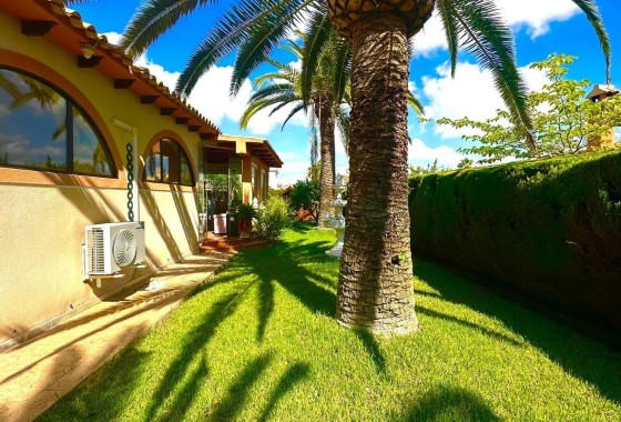 Venta - Chalet Independiente -
Cabo Roig - Costa Blanca