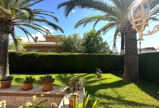 Venta - Chalet Independiente -
Cabo Roig - Costa Blanca