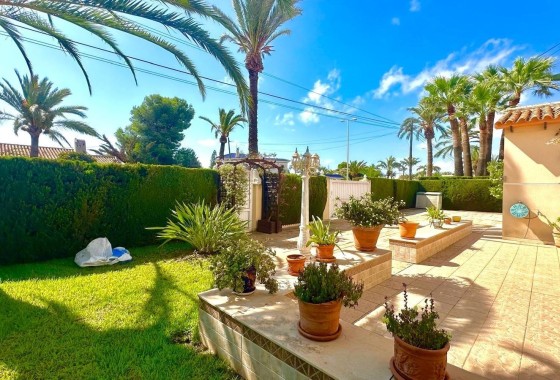 Venta - Chalet Independiente -
Cabo Roig - Costa Blanca