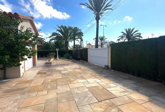 Venta - Chalet Independiente -
Cabo Roig - Costa Blanca